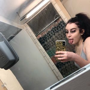 Meet your Posher, Norah